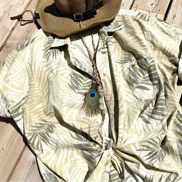 Trendy safari botanical vintage boyfriend style shirt w cottage/tropical vibe - Picture 2 of 10